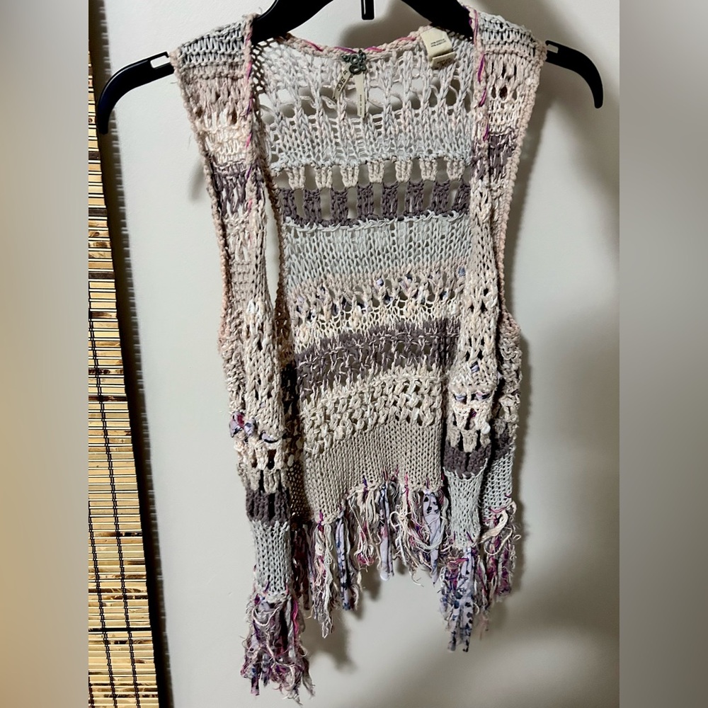 gimmicks by BKE Crochet Knit Woven Vest